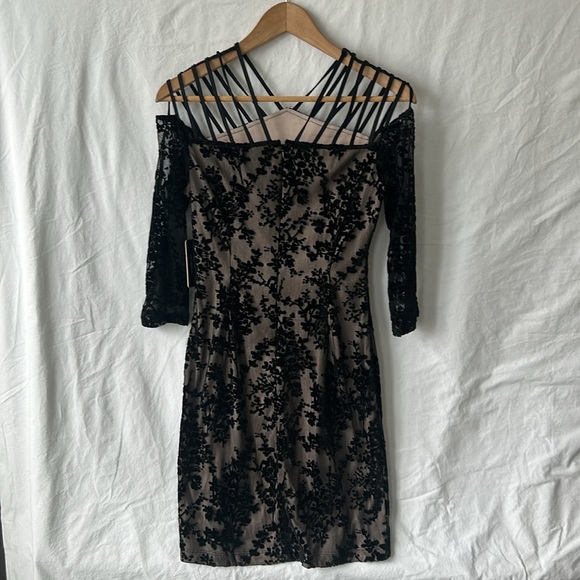 GUESS Velvet Flocked Bodycon Dress Cutout Mesh Strappy Sexy Black Dress Size 4 - Picture 10 of 15